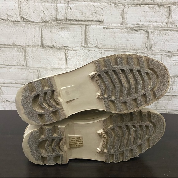 MICHAEL Michael Kors Beige Sand Textured Rubber Lugged Soles Rain Boots Size 8 - Picture 7 of 16